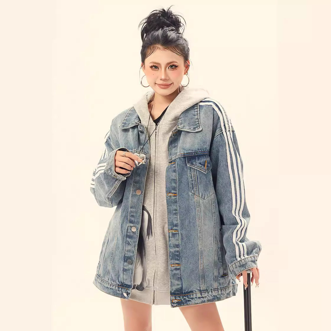 Splicing three striped denim jackets with stripes